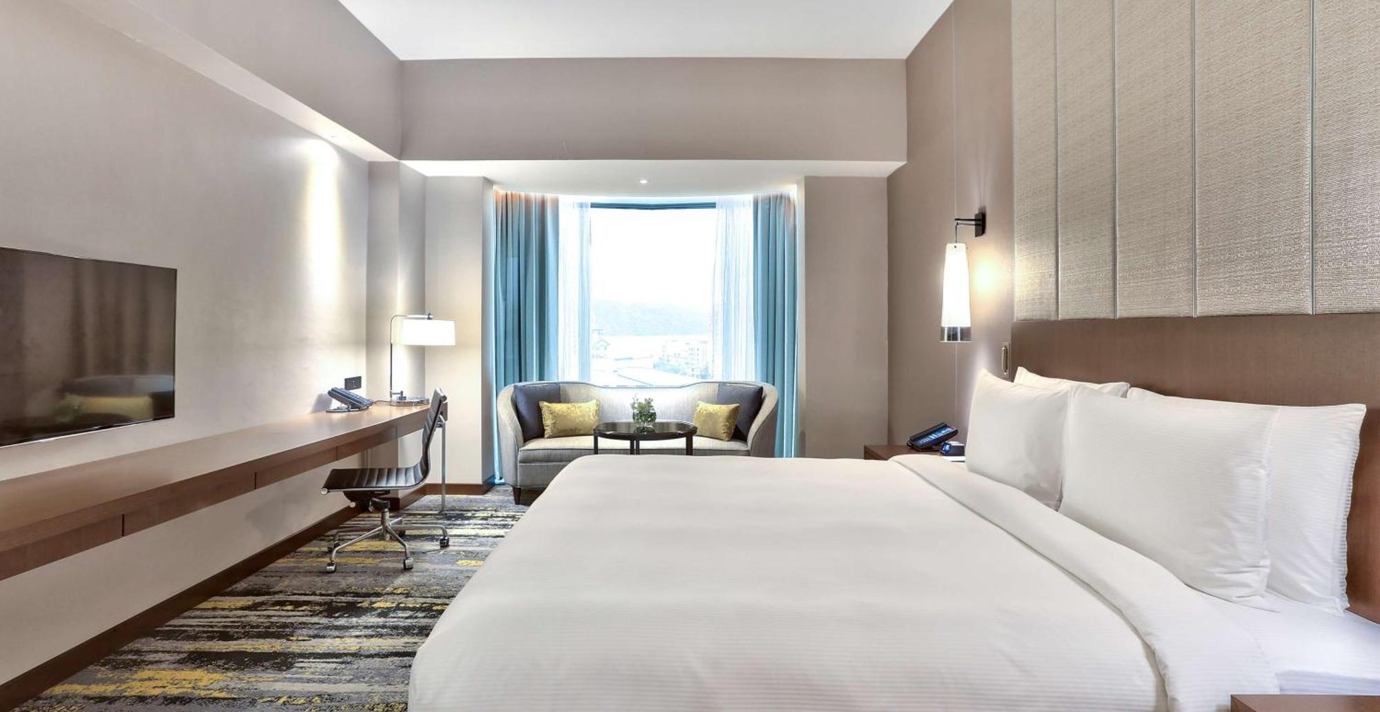 Готель Hilton Кота-Кінабалу Екстер'єр фото Deluxe Room